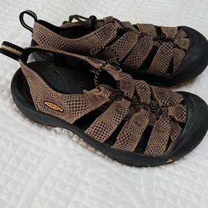 Keen size 3